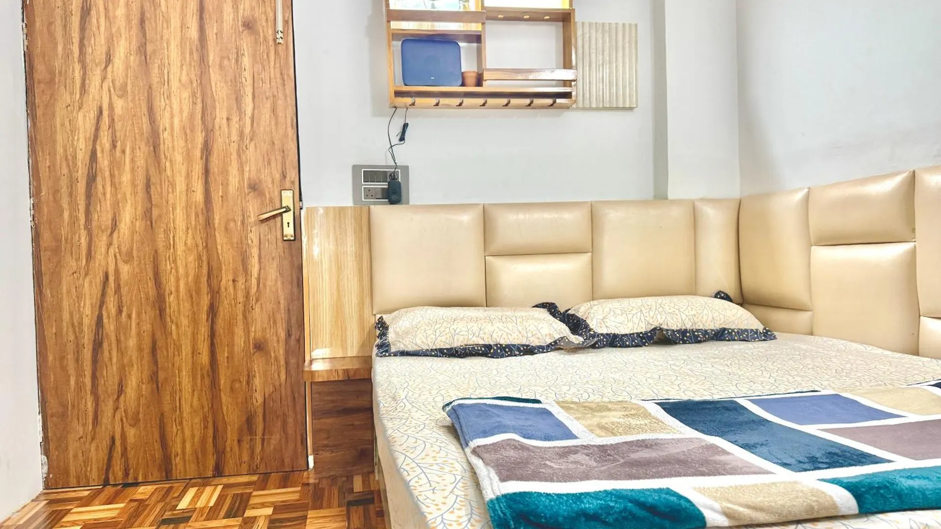 Super Luxury Independent Studio Γκουργκάον Διαμέρισμα